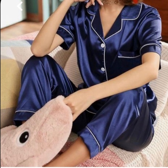 Pajama top and bottom - Picture 6 of 6